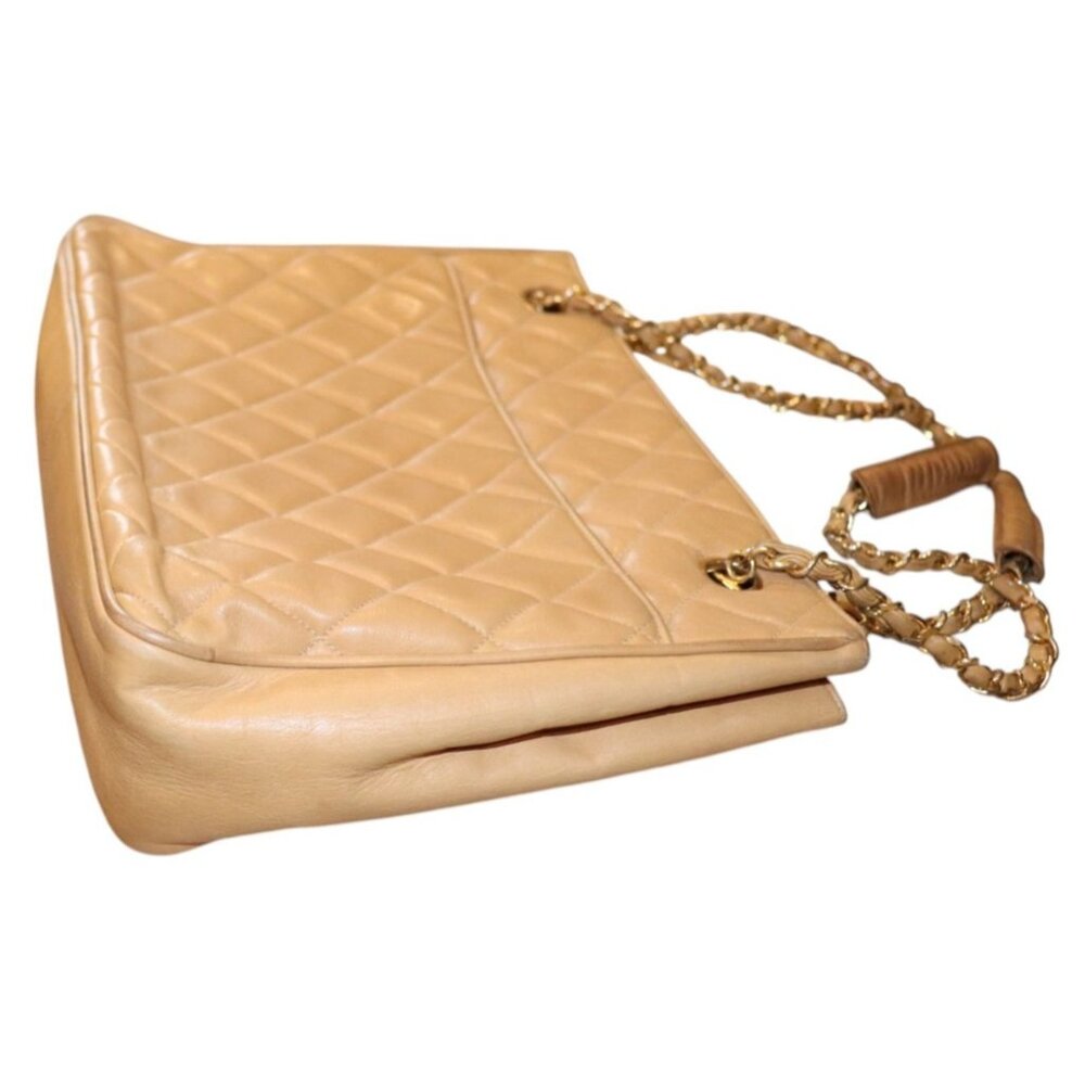 Chanel Quilted Beige Lamb Leather Shoulder Bag With Chain Strap & CC Charm - Picture 4 of 15